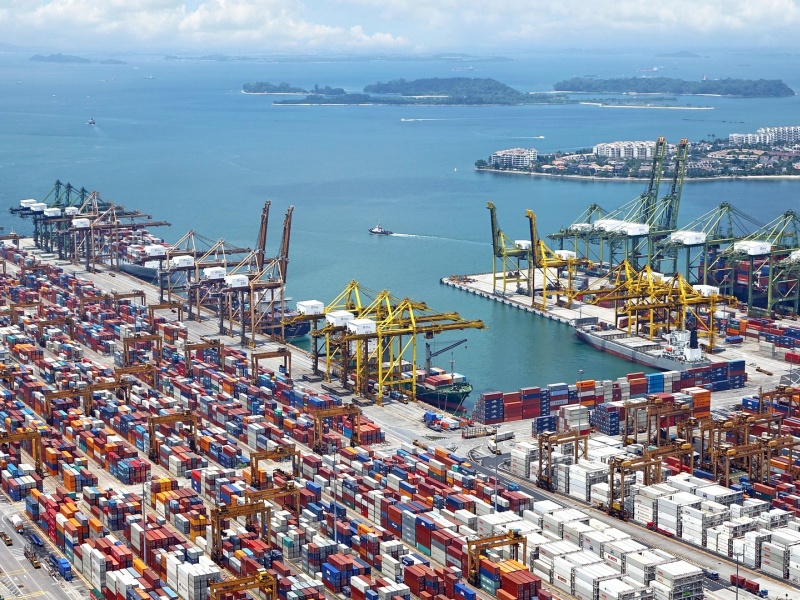 Containers-port-800-x-600